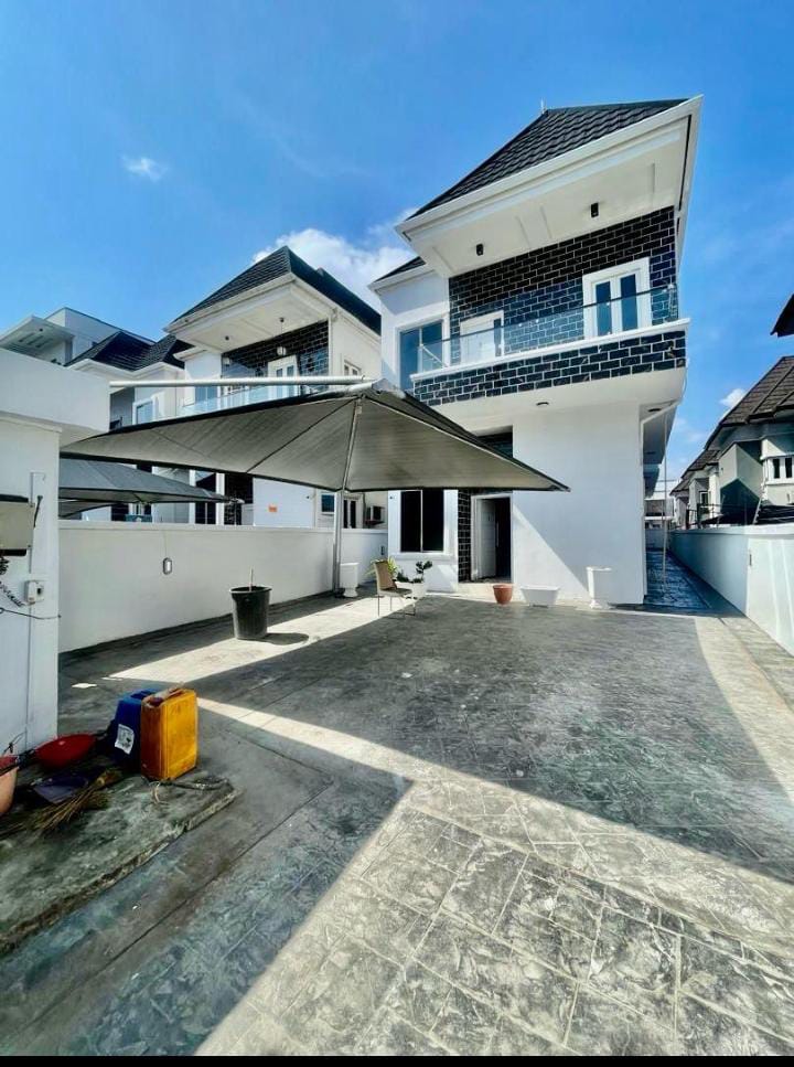 5 bedroom Duplex